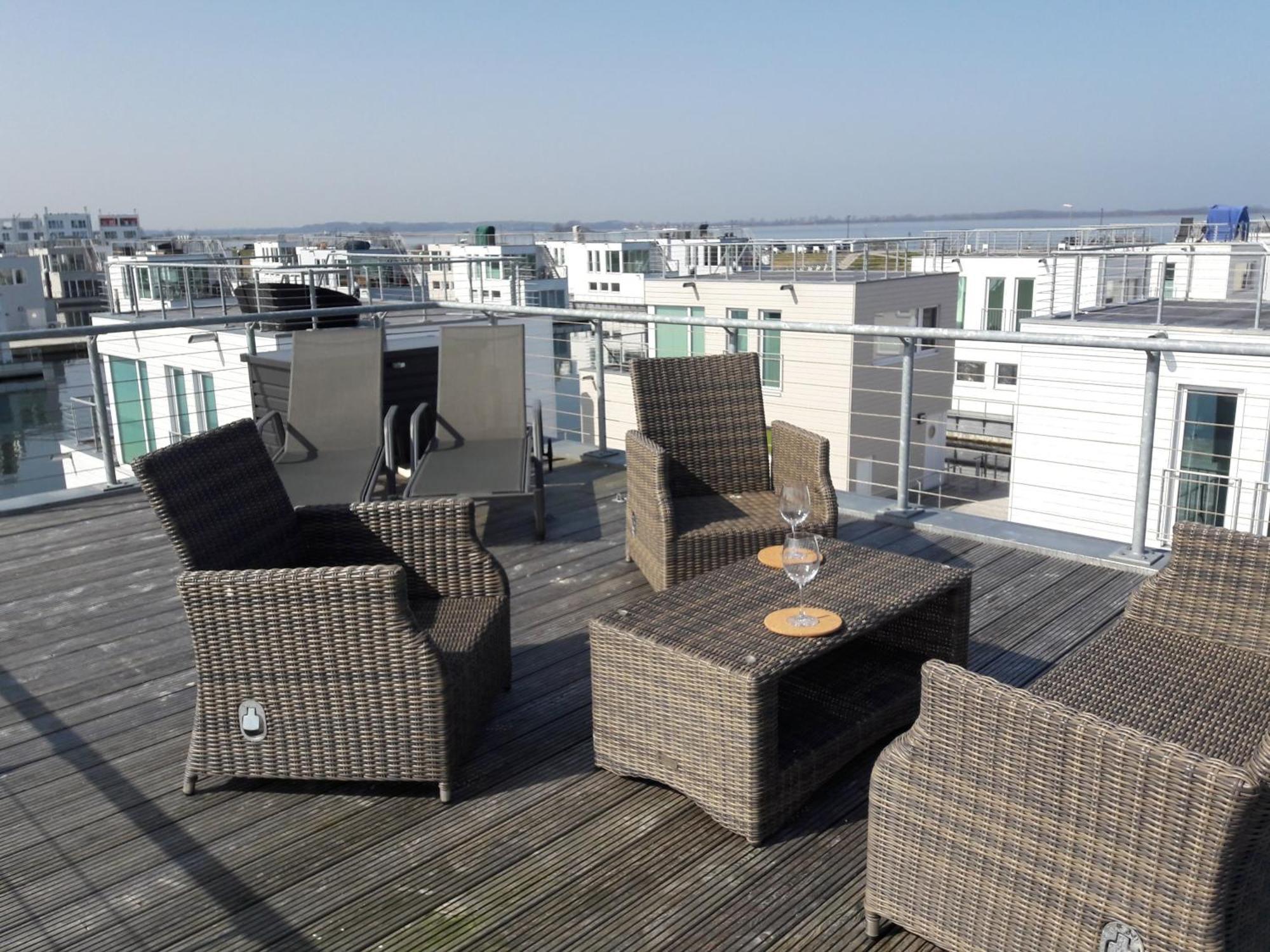 Schwimmendes Ferienhaus Antares One By Seeblick Ferien Oro, Rundum Wasser, Sauna Olpenitz Eksteriør bilde
