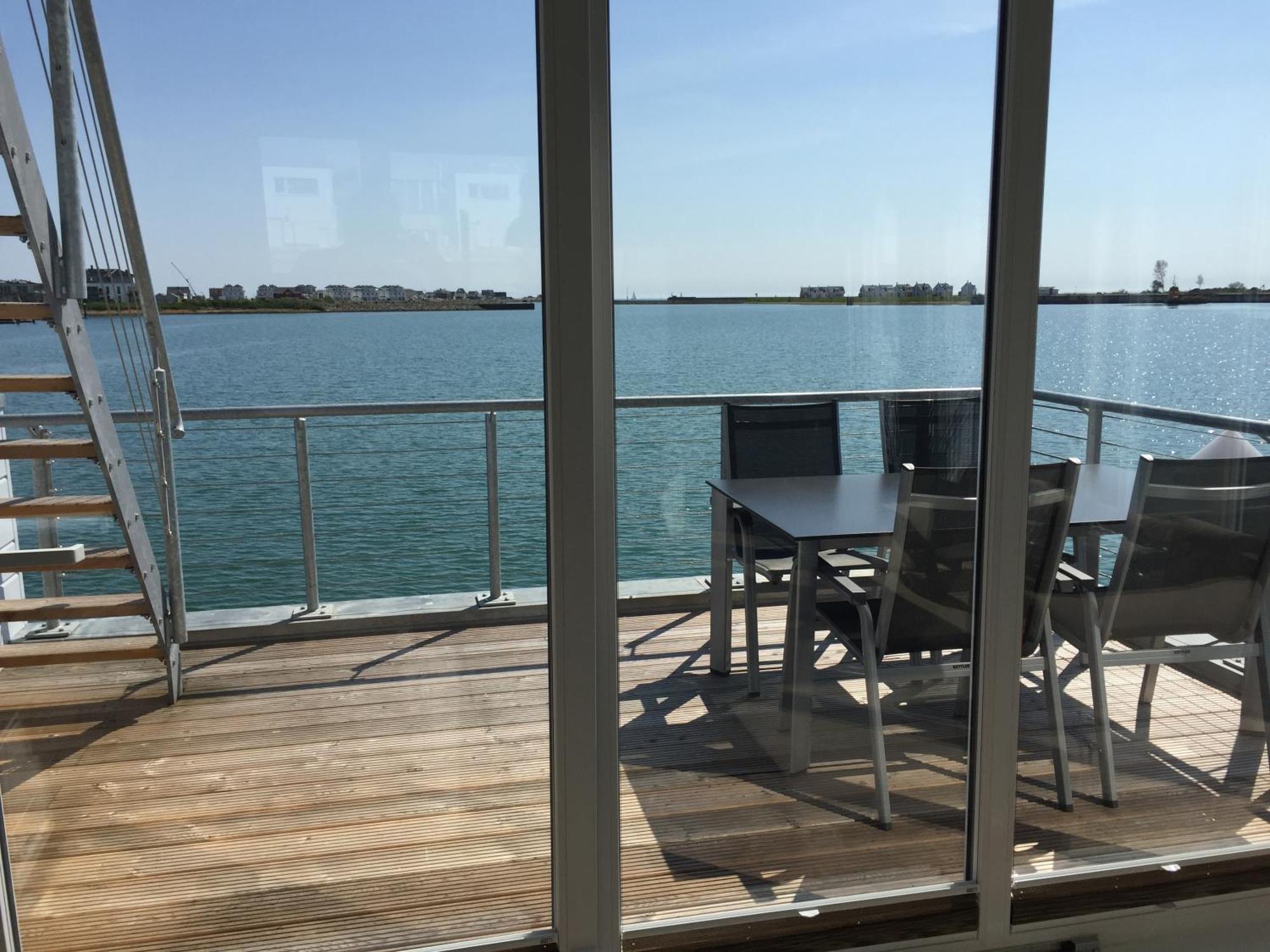 Schwimmendes Ferienhaus Antares One By Seeblick Ferien Oro, Rundum Wasser, Sauna Olpenitz Eksteriør bilde