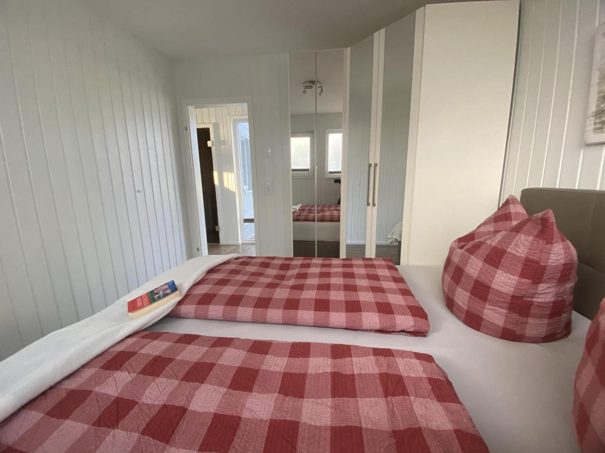 Schwimmendes Ferienhaus Antares One By Seeblick Ferien Oro, Rundum Wasser, Sauna Olpenitz Eksteriør bilde