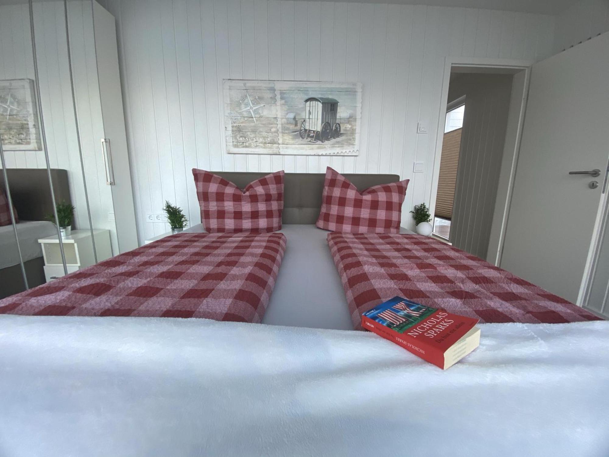 Schwimmendes Ferienhaus Antares One By Seeblick Ferien Oro, Rundum Wasser, Sauna Olpenitz Eksteriør bilde
